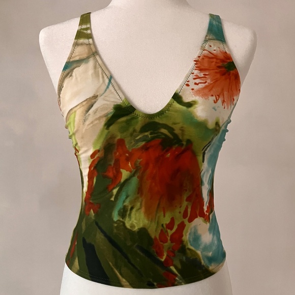 NEW SHAN SWIM TOP - Picture 1 of 14